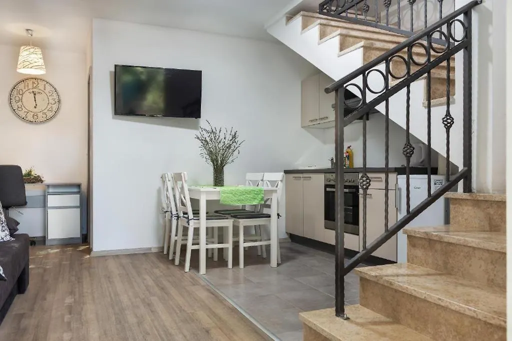 Funtana-Olive Garden Apartment