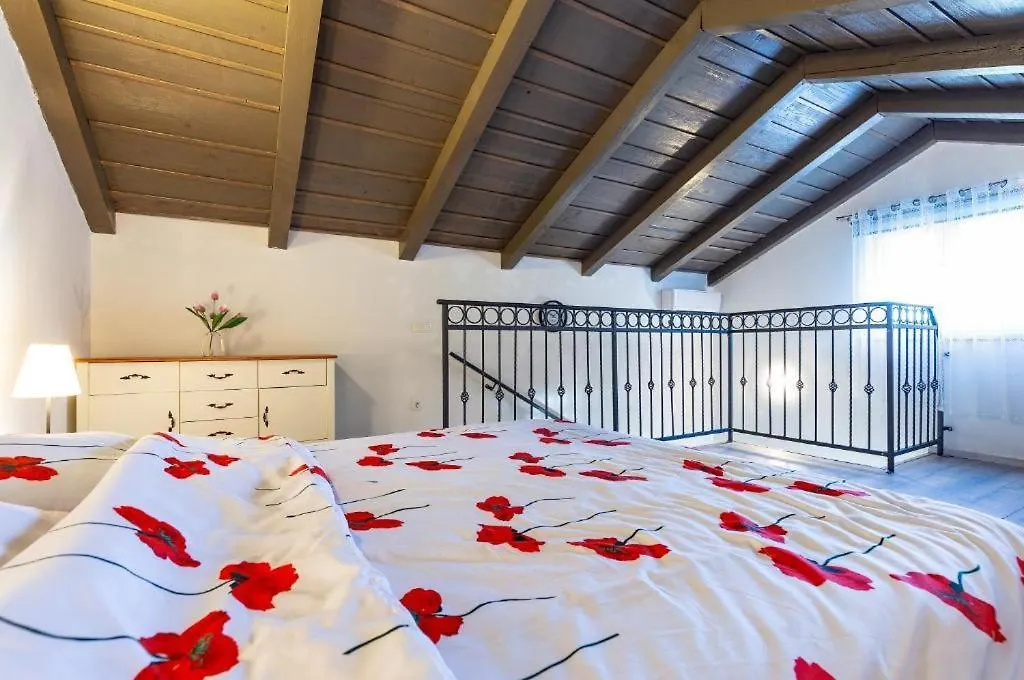 Funtana-Olive Garden Apartment Croatia